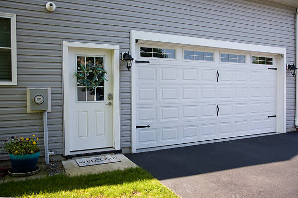 24/7 Emergency Garage Door Panel Replacement experts in Reno County County, KS